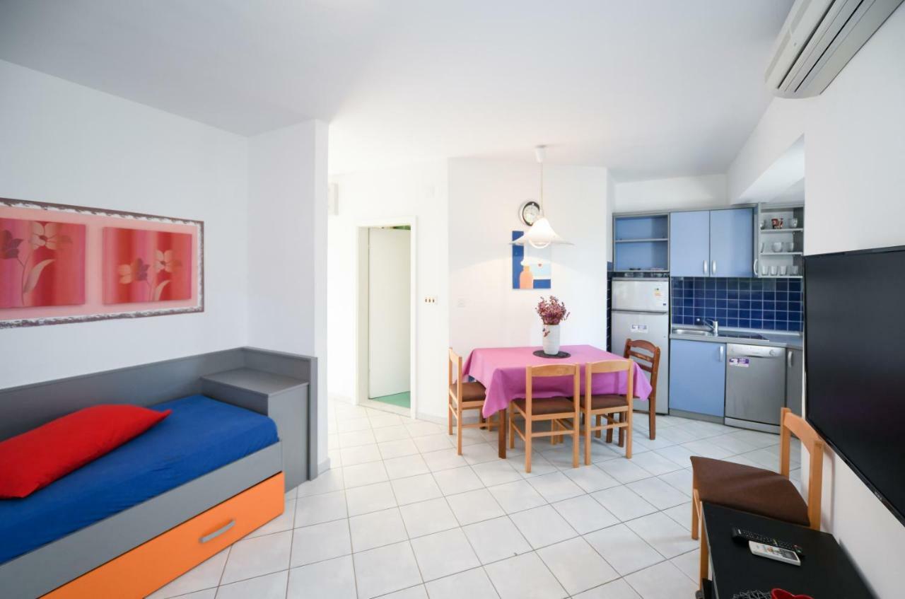 Apartments Dvori Novalja Zewnętrze zdjęcie